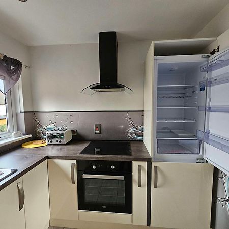 Modern Urban Haven: Stylish Getaway Lisburn Exterior foto