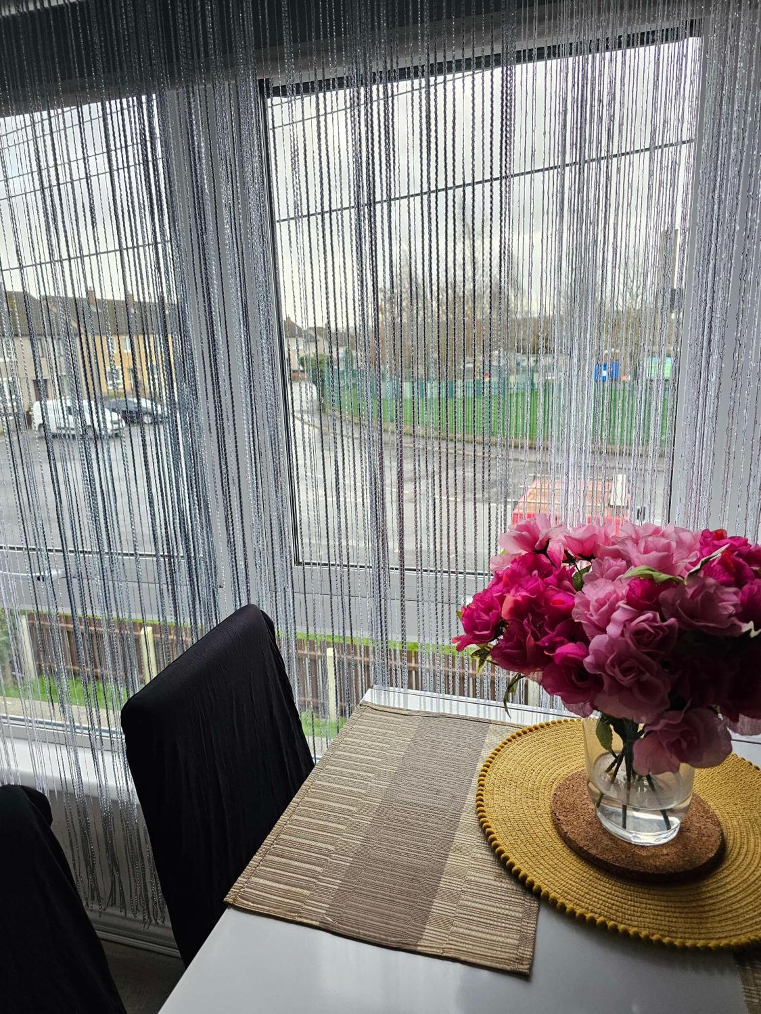 Modern Urban Haven: Stylish Getaway Lisburn Exterior foto